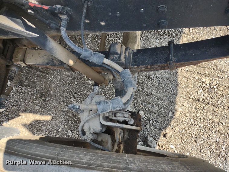 image for item DS6419 1999 Ford F800  flatbed truck