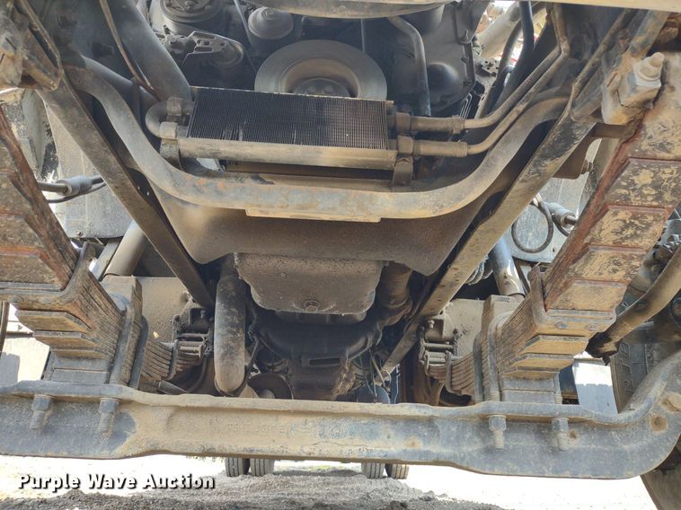 image for item DS6419 1999 Ford F800  flatbed truck