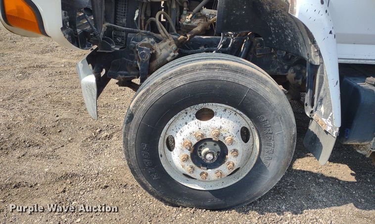 image for item DS6419 1999 Ford F800  flatbed truck