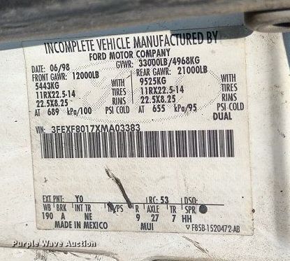 image for item DS6419 1999 Ford F800  flatbed truck