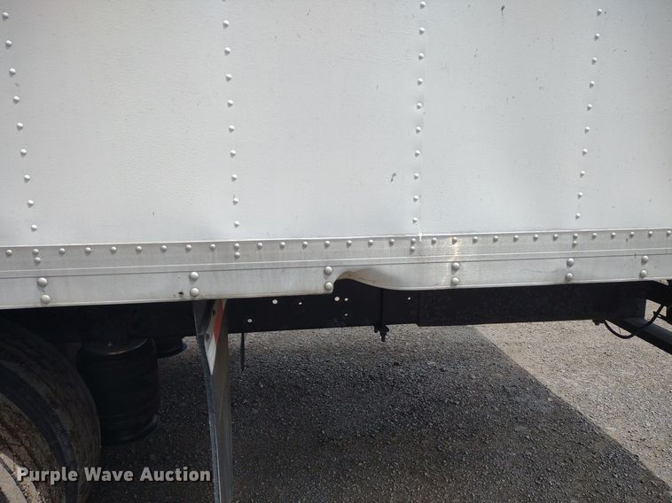 image for item DS6427 2004 International 4300  box truck