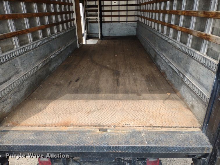 image for item DS6427 2004 International 4300  box truck
