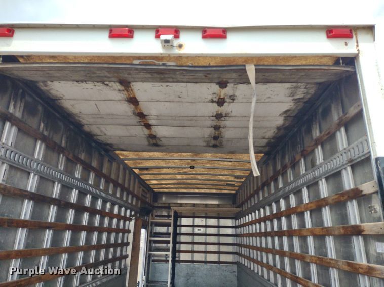 image for item DS6427 2004 International 4300  box truck