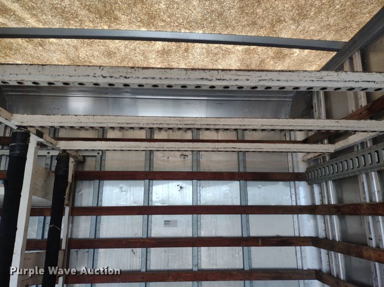 image for item DS6427 2004 International 4300  box truck