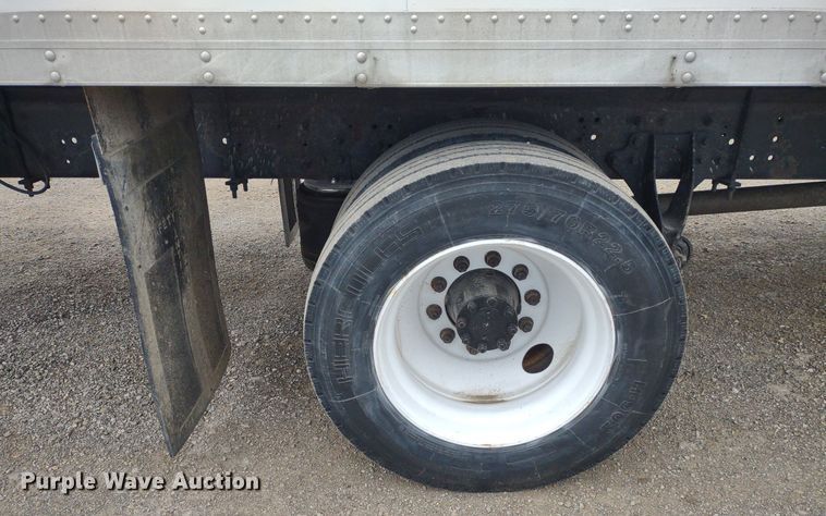 image for item DS6427 2004 International 4300  box truck