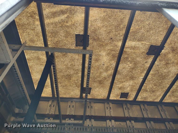 image for item DS6427 2004 International 4300  box truck