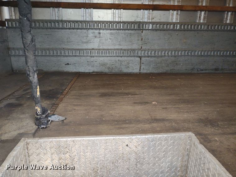 image for item DS6427 2004 International 4300  box truck