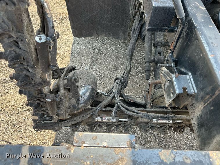 image for item DS6429 1999 International 4900  oil distributor truck