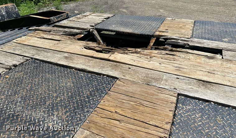 image for item DS6452 2012 Trail King TK24LP262  equipment trailer