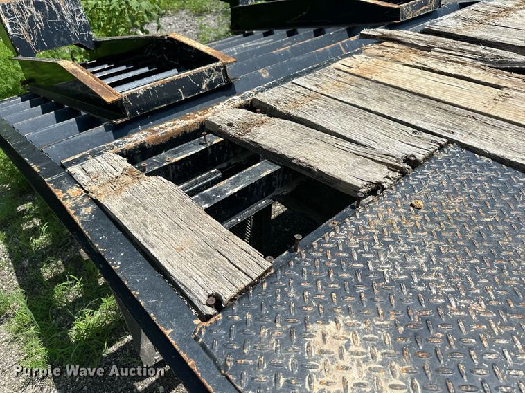 image for item DS6452 2012 Trail King TK24LP262  equipment trailer