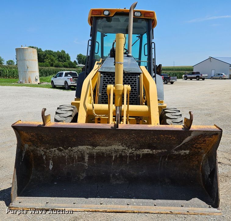 image for item DS6474 2003 John Deere 310SG  backhoe