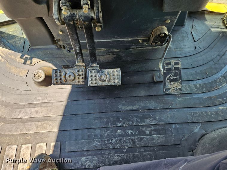 image for item DS6474 2003 John Deere 310SG  backhoe