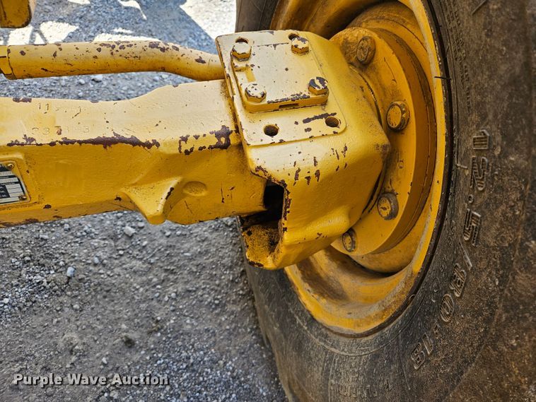 image for item DS6474 2003 John Deere 310SG  backhoe