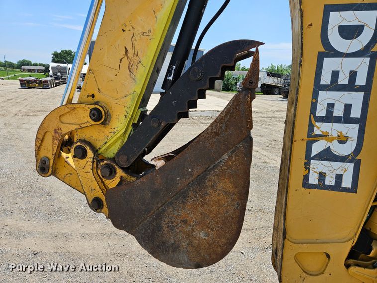 image for item DS6474 2003 John Deere 310SG  backhoe