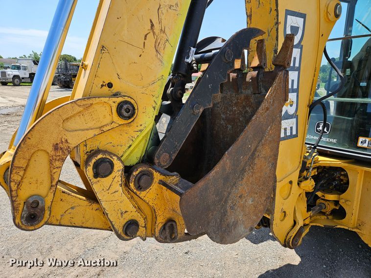 image for item DS6474 2003 John Deere 310SG  backhoe