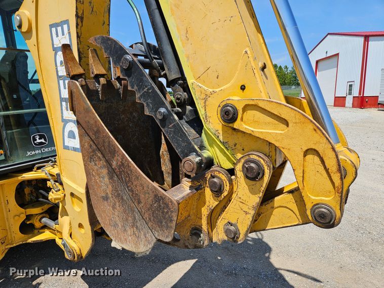 image for item DS6474 2003 John Deere 310SG  backhoe