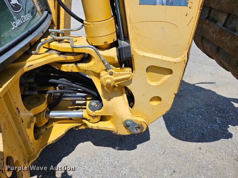 image for item DS6474 2003 John Deere 310SG  backhoe