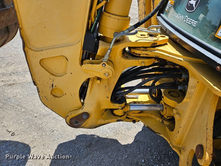 image for item DS6474 2003 John Deere 310SG  backhoe
