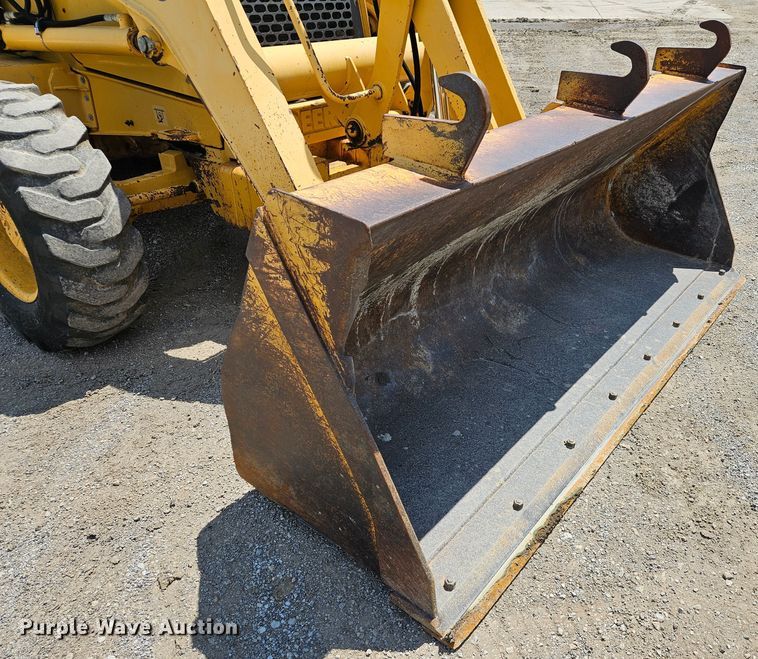 image for item DS6474 2003 John Deere 310SG  backhoe