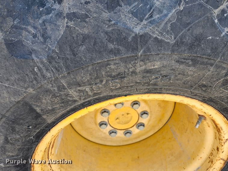 image for item DS6474 2003 John Deere 310SG  backhoe