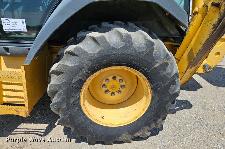 image for item DS6474 2003 John Deere 310SG  backhoe