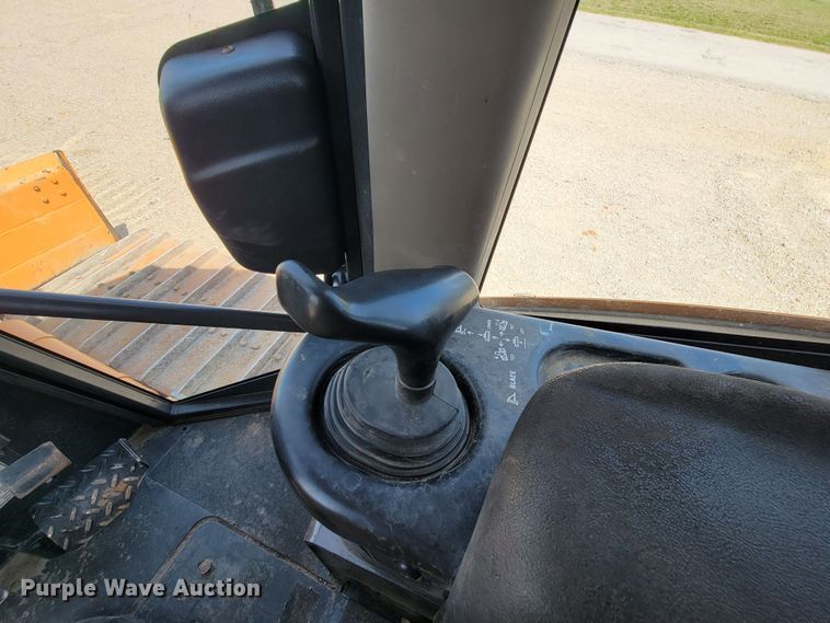 image for item HY9092 2017 Case 650L LGP  dozer