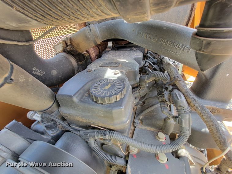 image for item HY9092 2017 Case 650L LGP  dozer