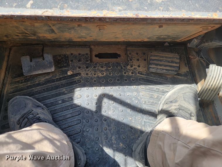 image for item HY9093 2015 Takeuchi TL8  tracked skid steer loader