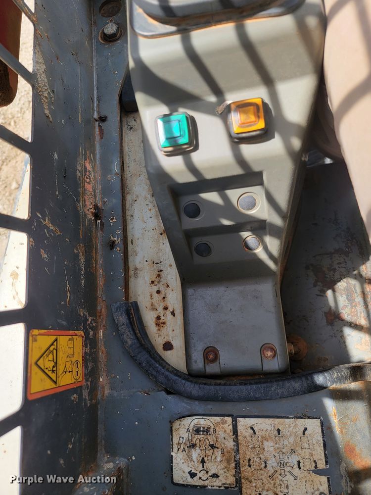 image for item HY9093 2015 Takeuchi TL8  tracked skid steer loader