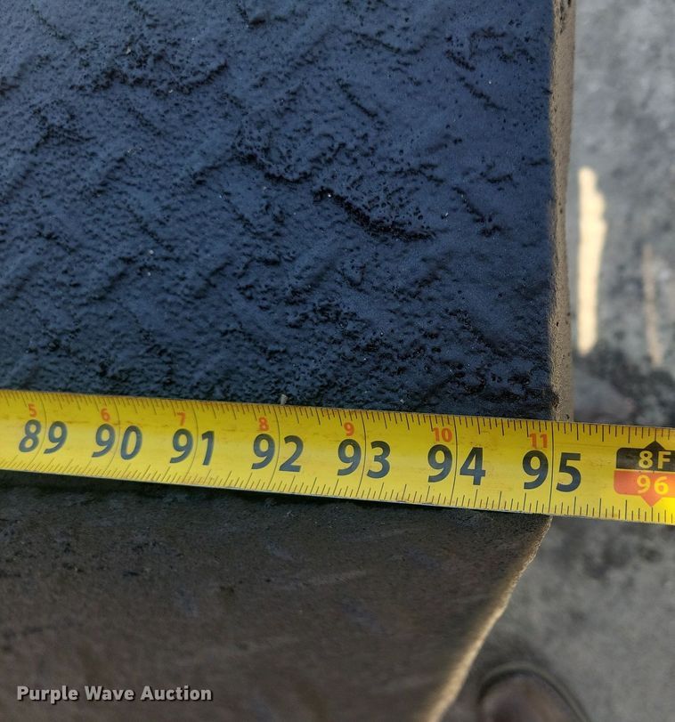 image for item IQ9767 2004 Chevrolet Express G3500  box truck