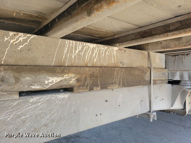 image for item IQ9767 2004 Chevrolet Express G3500  box truck