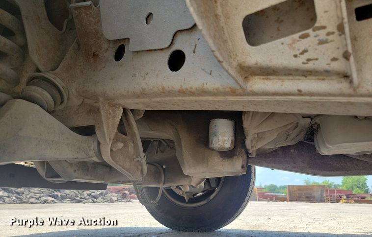 image for item IQ9767 2004 Chevrolet Express G3500  box truck