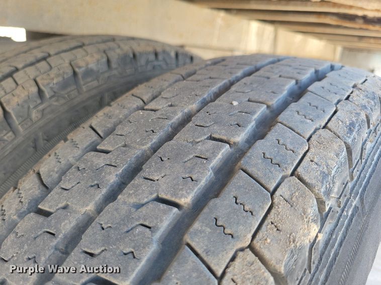 image for item IQ9767 2004 Chevrolet Express G3500  box truck