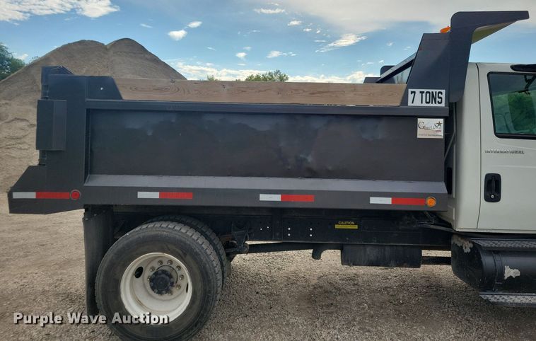 image for item IQ9768 2006 International 4400  dump truck