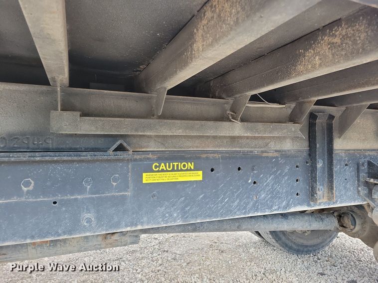 image for item IQ9768 2006 International 4400  dump truck