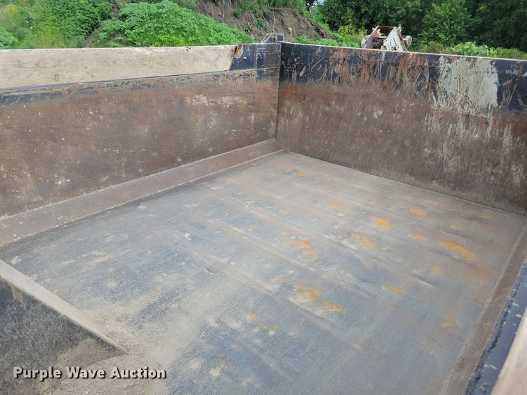 image for item IQ9768 2006 International 4400  dump truck