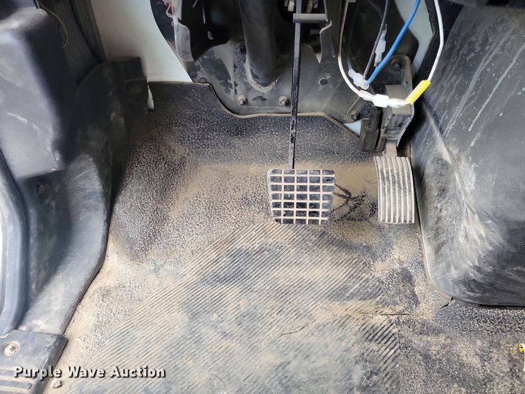 image for item IQ9768 2006 International 4400  dump truck