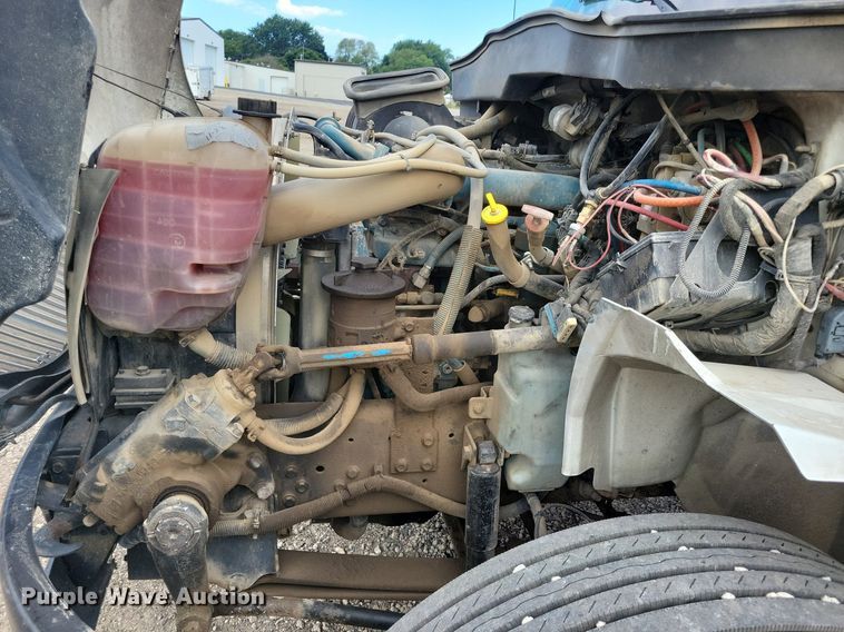 image for item IQ9768 2006 International 4400  dump truck