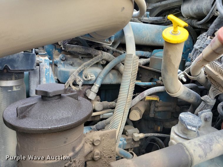 image for item IQ9768 2006 International 4400  dump truck