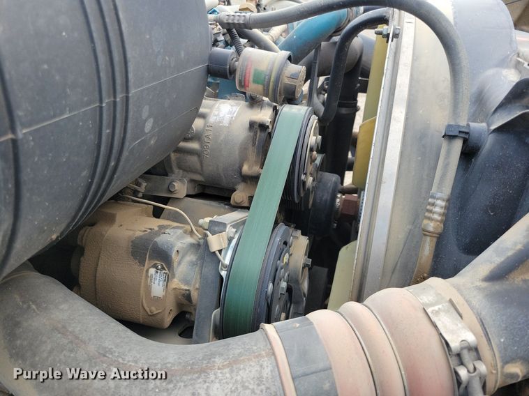 image for item IQ9768 2006 International 4400  dump truck