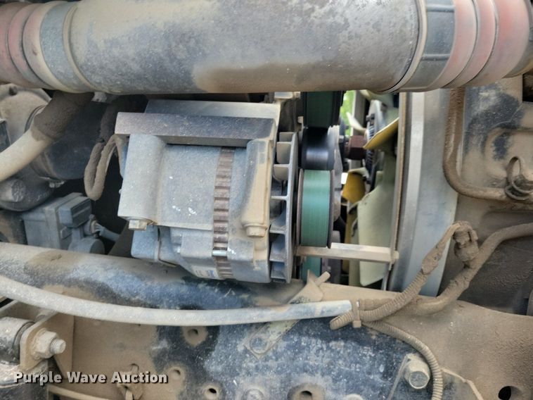 image for item IQ9768 2006 International 4400  dump truck