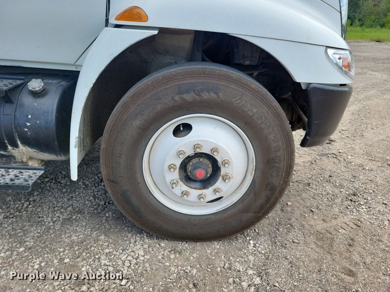 image for item IQ9768 2006 International 4400  dump truck