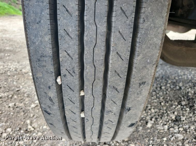 image for item IQ9768 2006 International 4400  dump truck