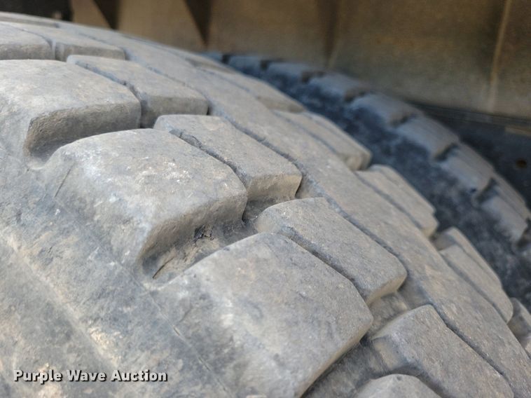 image for item IQ9768 2006 International 4400  dump truck