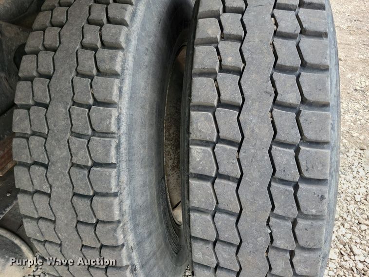 image for item IQ9768 2006 International 4400  dump truck