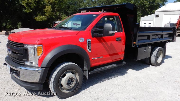 image for item IQ9769 2017 Ford F550 Super Duty XL  dump truck