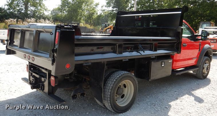 image for item IQ9769 2017 Ford F550 Super Duty XL  dump truck