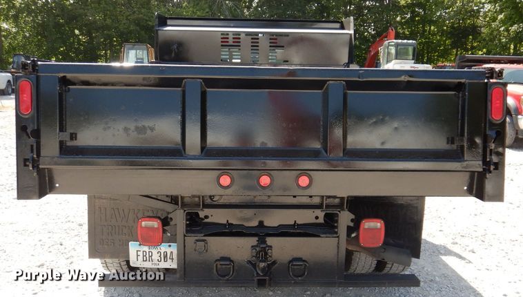 image for item IQ9769 2017 Ford F550 Super Duty XL  dump truck