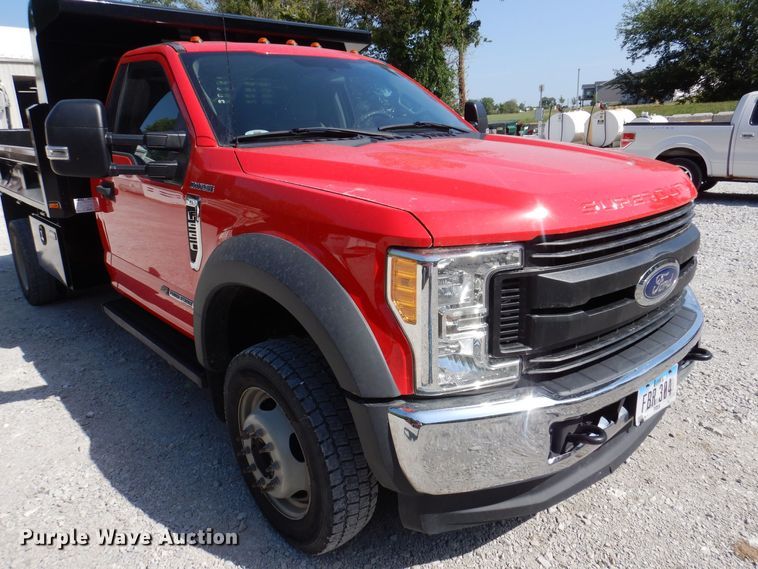image for item IQ9769 2017 Ford F550 Super Duty XL  dump truck