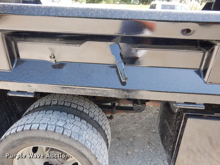 image for item IQ9769 2017 Ford F550 Super Duty XL  dump truck